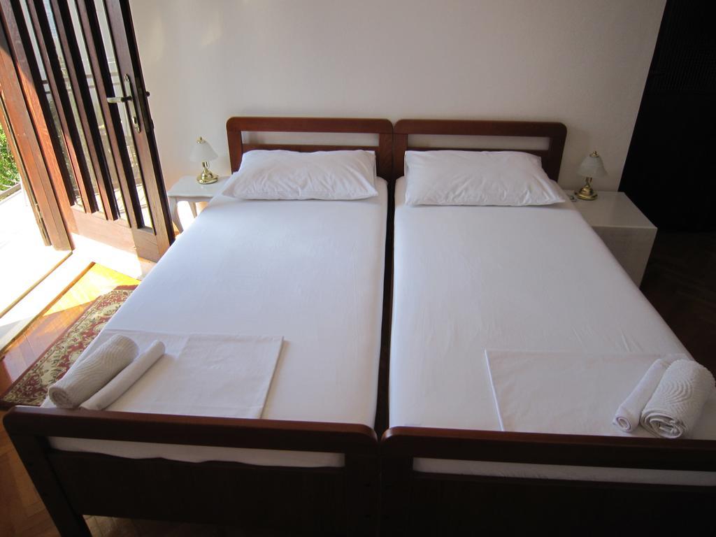 Holiday Home Mona Igrane Habitación foto