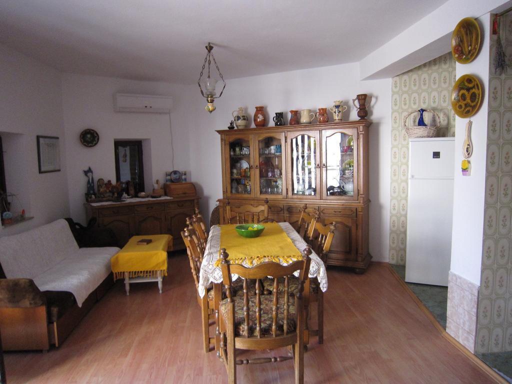 Holiday Home Mona Igrane Habitación foto